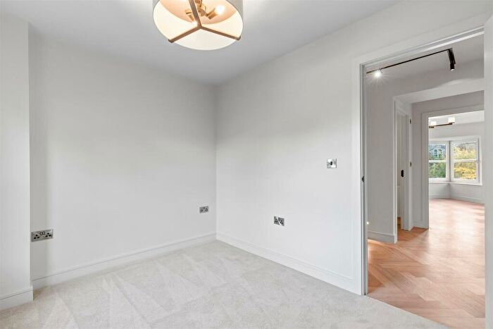 2 Bedroom Apartment For Sale In The Grove, Ilkley, LS29