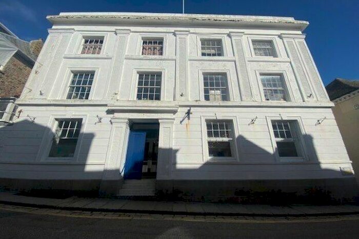 2 Bedroom Flat To Rent In Chapel Street, Penzance, TR18