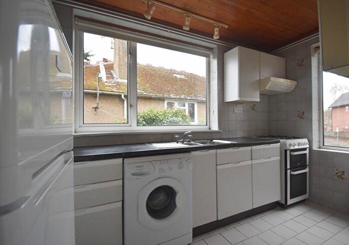 2 Bedroom Flat To Rent In A Hamilton Road, Reading, RG1