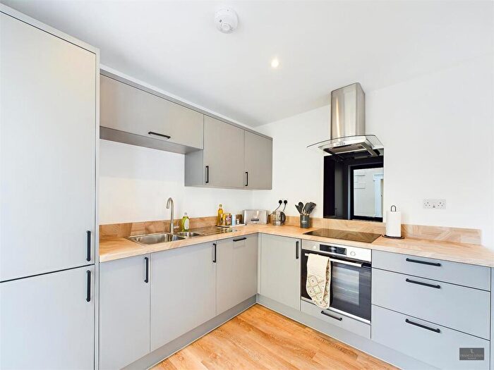 2 Bedroom Flat To Rent In New North Road, Exeter, EX4