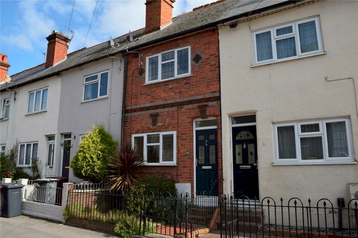 3 Bedroom Terraced House To Rent In Elgar Road, Reading, Berkshire, RG2