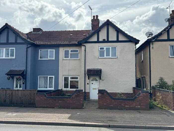 3 Bedroom Semi-Detached House For Sale In Wisbech Road, King's Lynn, Norfolk, PE30
