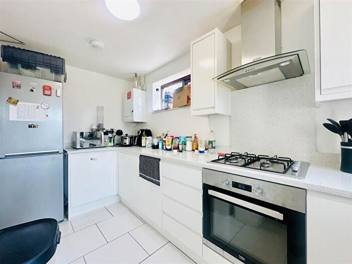 3 Bedroom House To Rent In Bedarra Grove, Lenton, Nottingham, NG7