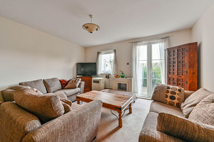 2 Bedroom Flat For Sale In Palgrave Gardens, Lisson Grove, London, NW1