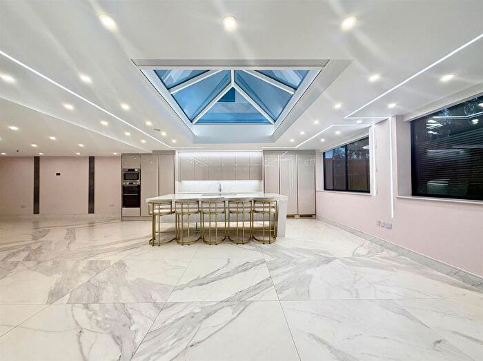 6 Bedroom Property To Rent In Church Leys, Harlow, CM18