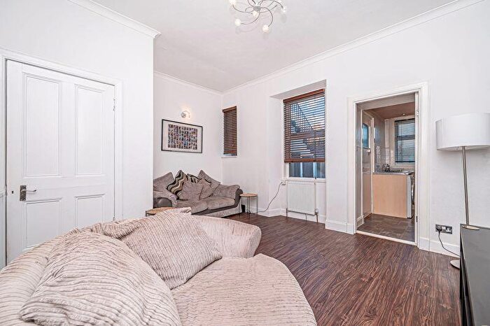 1 Bedroom Flat For Sale In Harcourt Road, Kirkcaldy, KY2