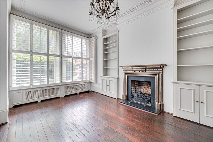 3 Bedroom Flat To Rent In New Kings Road, Fulham/Parsons Green, London, SW6