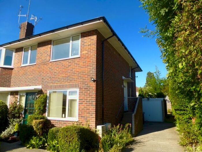 2 Bedroom Maisonette To Rent In Halsford Park Road, East Grinstead, RH19