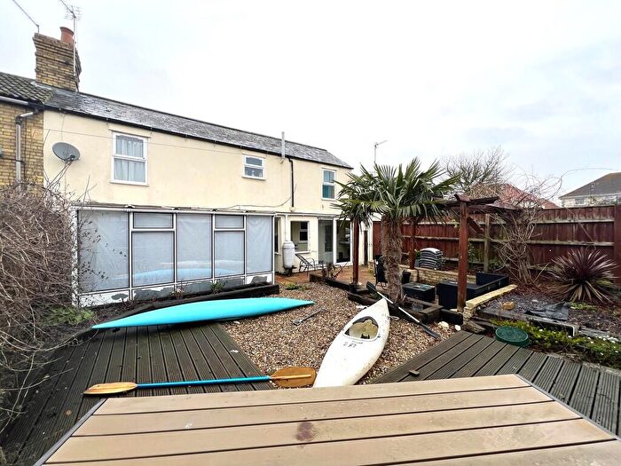 2 Bedroom Semi Detached House For Sale In West Street, Chatteris, Cambs., PE16