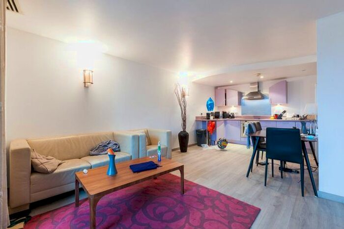 2 Bedroom Flat To Rent In Westminster Bridge Road, Waterloo, London, SE1