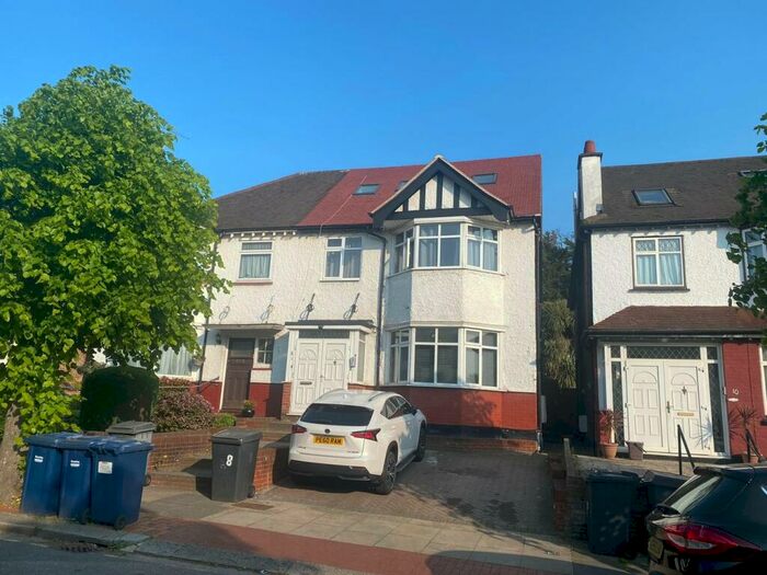 1 Bedroom Apartment To Rent In Montpelier Rise, London, NW11