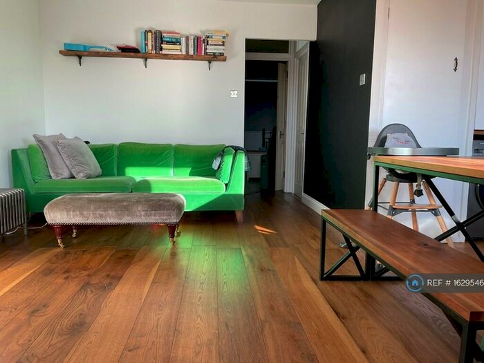 1 Bedroom Flat To Rent In Newhaven Court, Enfield, EN1