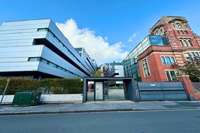 2 Bedroom Flat To Rent In Woodfield Road, Altrincham, WA14