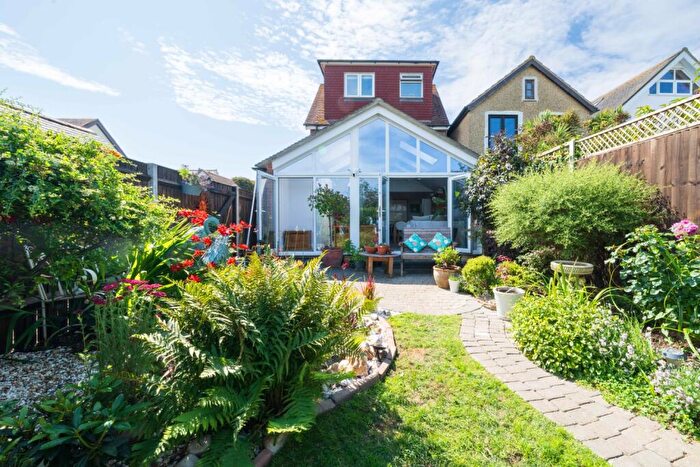 4 Bedroom Detached House For Sale In Wootton Road, Lee-on-the-Solent, PO13