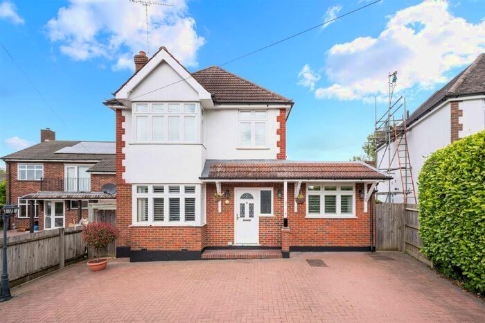 3 Bedroom Detached House To Rent In Nork Gardens, Banstead, SM7