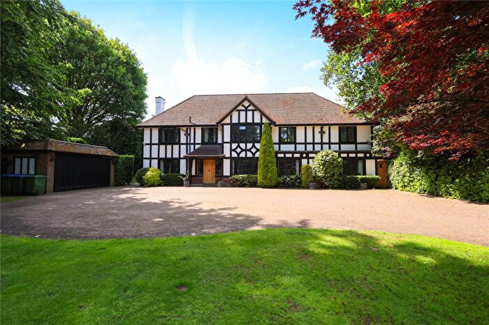 5 Bedroom Detached House For Sale In Ashley Road, Walton-On-Thames, KT12