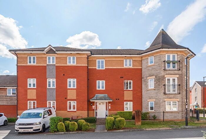 2 Bedroom Flat For Sale In Latimer Close, Bristol, Somerset, BS4
