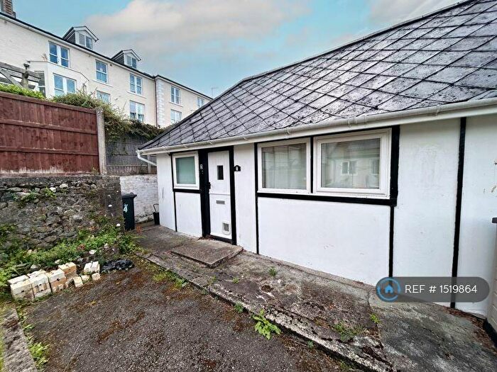 2 Bedroom Bungalow To Rent In Queens Court, Llanfairfechan, LL33