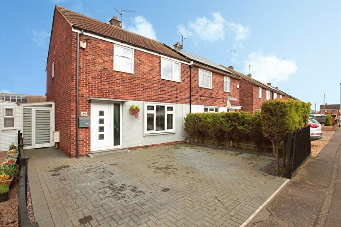 3 Bedroom Semi Detached House For Sale In Heather Avenue, Peterborough, PE1