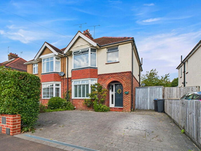 3 Bedroom Semi-Detached House For Sale In Broomfield Avenue, Worthing, BN14