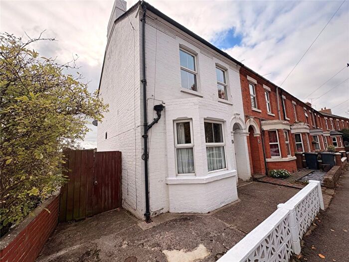 4 Bedroom End Of Terrace House For Sale In Badby Road, Daventry, Northamptonshire, NN11