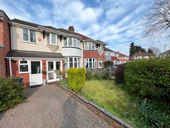 4 Bedroom Semi-Detached House For Sale In Kennedy Croft, Sheldon, Birmingham, B26