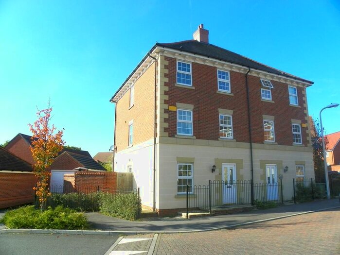 4 Bedroom Semi-Detached House To Rent In Mimosa Drive, Shinfield, Reading, Berkshire, RG2