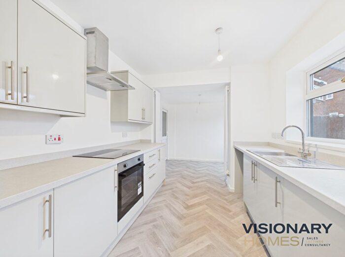 3 Bedroom Semi Detached House For Sale In Hut Hill Lane, Walsall, West Midlands, WS6