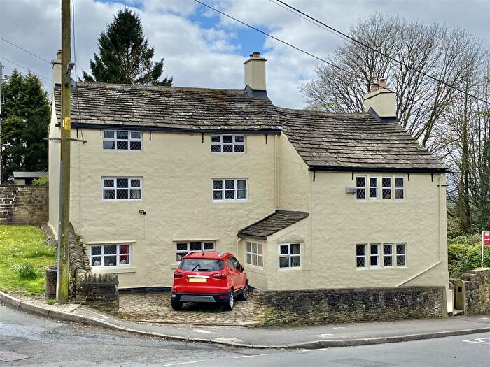 3 Bedroom Detached House For Sale In Town Lane, Charlesworth, Glossop, SK13