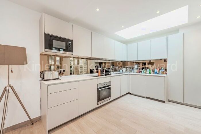 3 Bedroom Flat To Rent In Gloucester Place, London, W1U