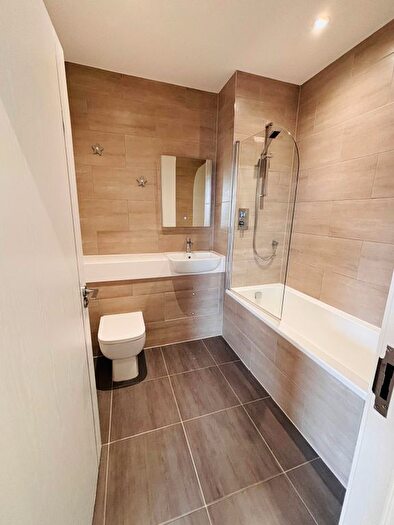 1 Bedroom Flat To Rent In High Road, London, N20