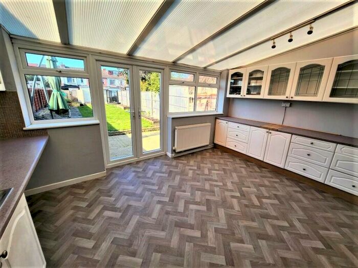 3 Bedroom Terraced House To Rent In Grange Crescent, PO12