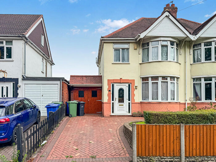3 Bedroom Semi Detached House For Sale In Priory Road, Dudley, West Midlands, DY1
