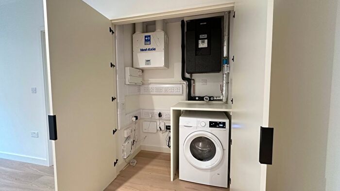 1 Bedroom Flat To Rent In Steamer Building, London, E16
