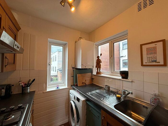 1 Bedroom Flat To Rent In Albany Road, London, E10