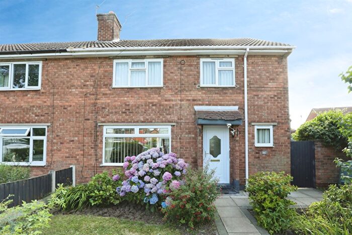 3 Bedroom Semi-Detached House For Sale In Shipbrook Road, Rudheath, Northwich, CW9