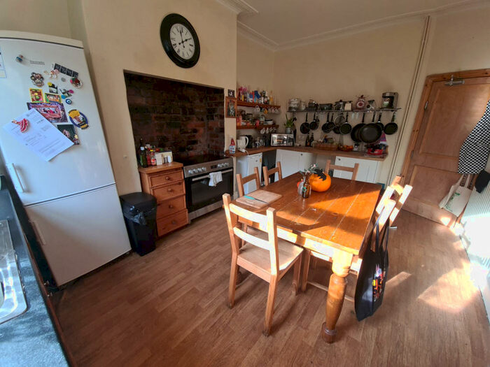 4 Bedroom House To Rent In Stanmore Road, Leeds, LS4