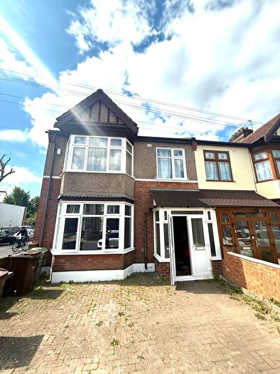 4 Bedroom Terraced House To Rent In Hulse Avenue, Barking, IG11