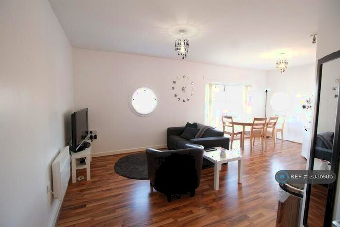 2 Bedroom Flat To Rent In Stanza Court, Liverpool, L5