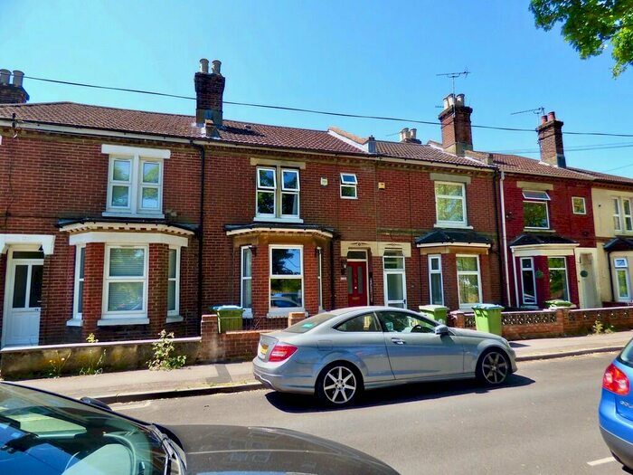3 Bedroom Terraced House To Rent In Wordsworth Road, Southampton, SO15