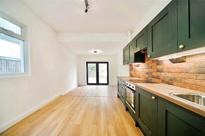 2 Bedroom Apartment To Rent In Leigh Road, E10