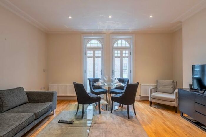 2 Bedroom Flat To Rent In Hamlet Gardens, London, W6