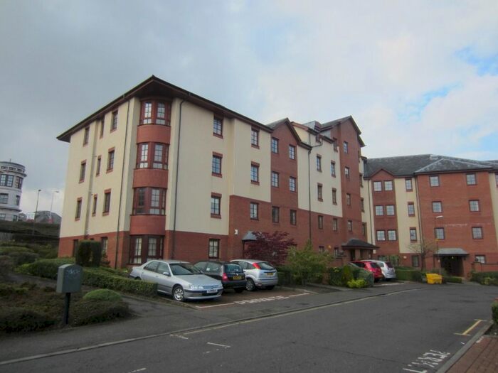 3 Bedroom Flat To Rent In Orchard Brae Avenue, Edinburgh, EH4