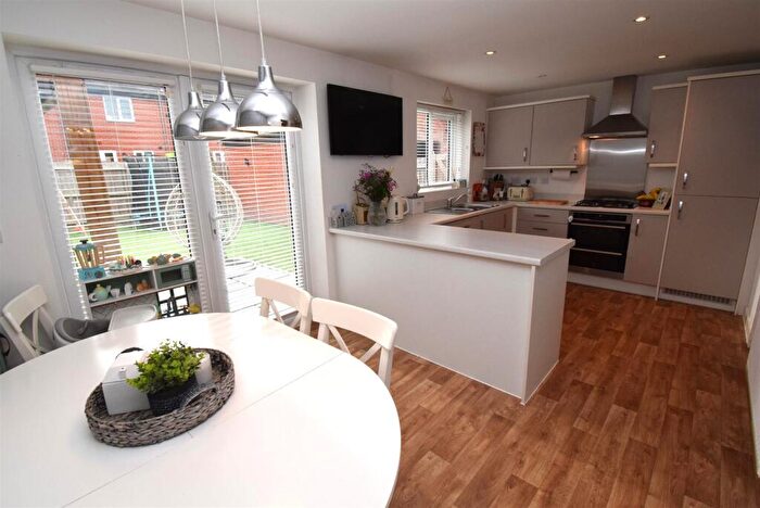 3 Bedroom Detached House For Sale In Elsdon Close, Chellaston, Derby, DE73