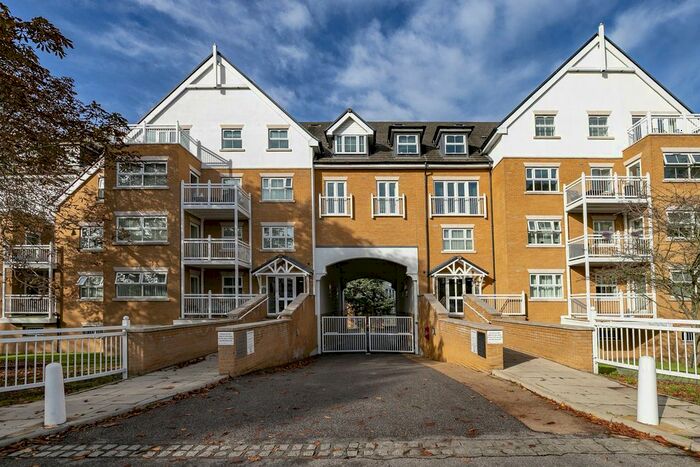 2 Bedroom Flat For Sale In High Road, Buckhurst Hill, IG9