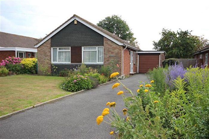 2 Bedroom Bungalow To Rent In Hawthorn Avenue, Thame, OX9
