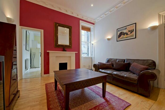 2 Bedroom Flat To Rent In Great Titchfield Street, Fitzrovia, London, W1W
