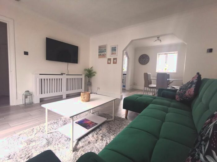 2 Bedroom Flat To Rent In Park Gate Mews, Upper Norwich Road, Bournemouth, BH2