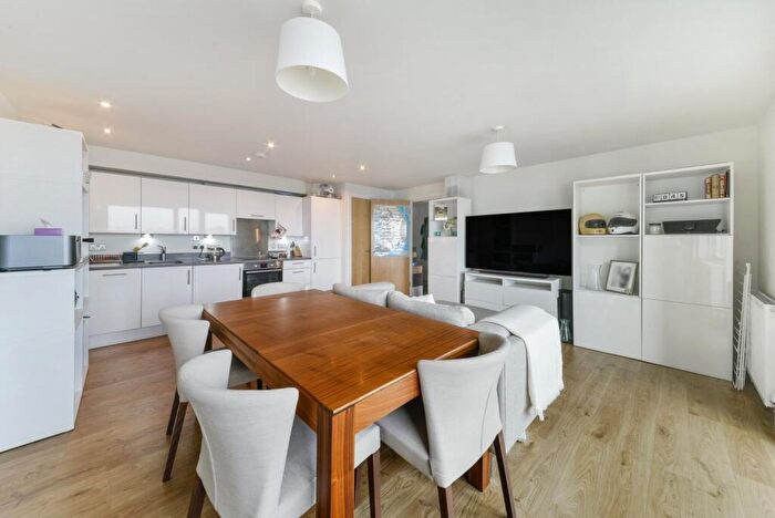 1 Bedroom Flat For Sale In Houblon Apartments, Tyne Street, Aldgate, London, E1