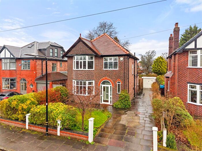 3 Bedroom Detached House For Sale In Selsey Avenue, Sale, M33